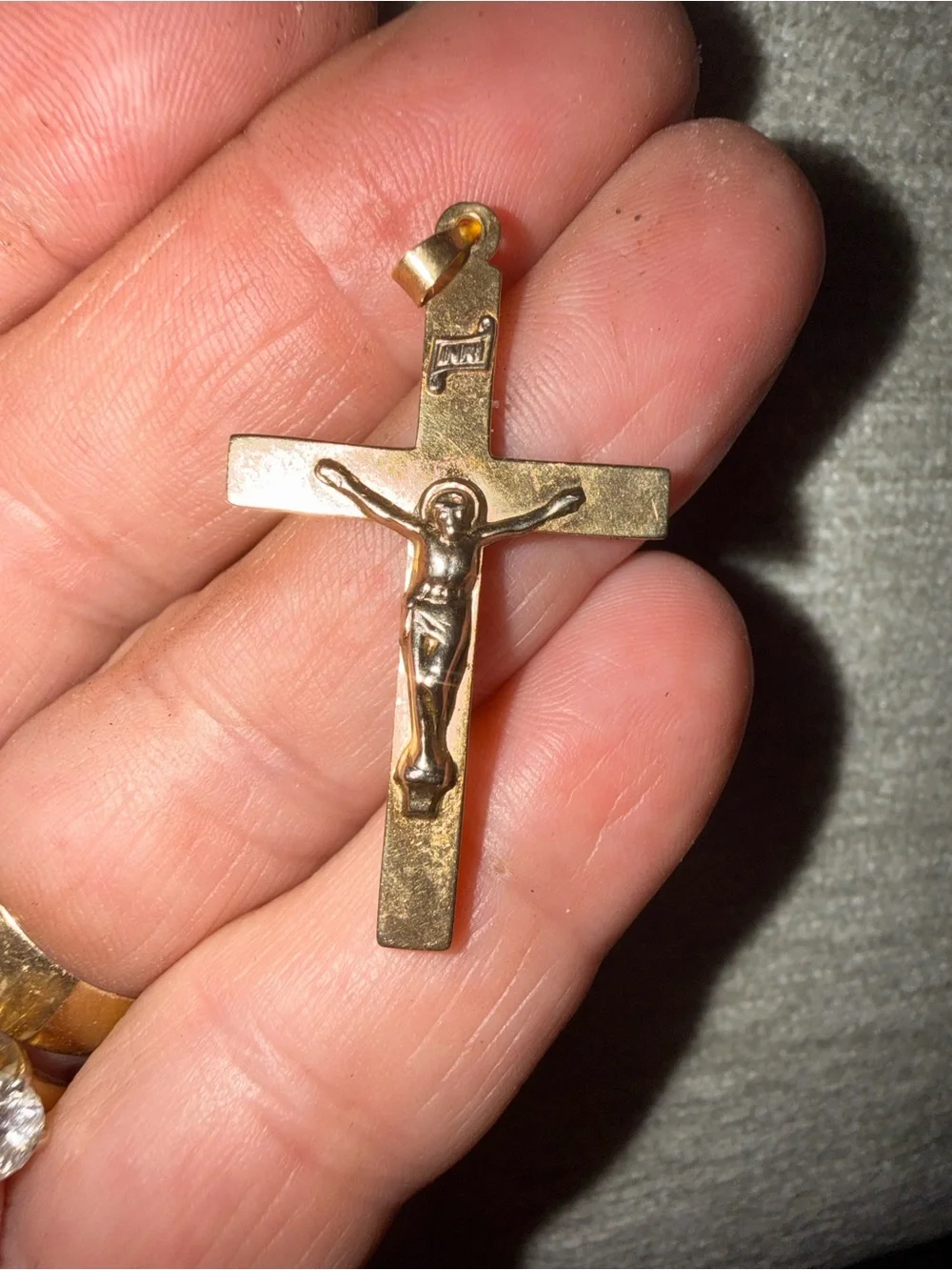 Gold Crucifix Pendant with Corpus 14 kt gold